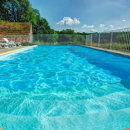 Villa Sleeps 10 Pool Wifi